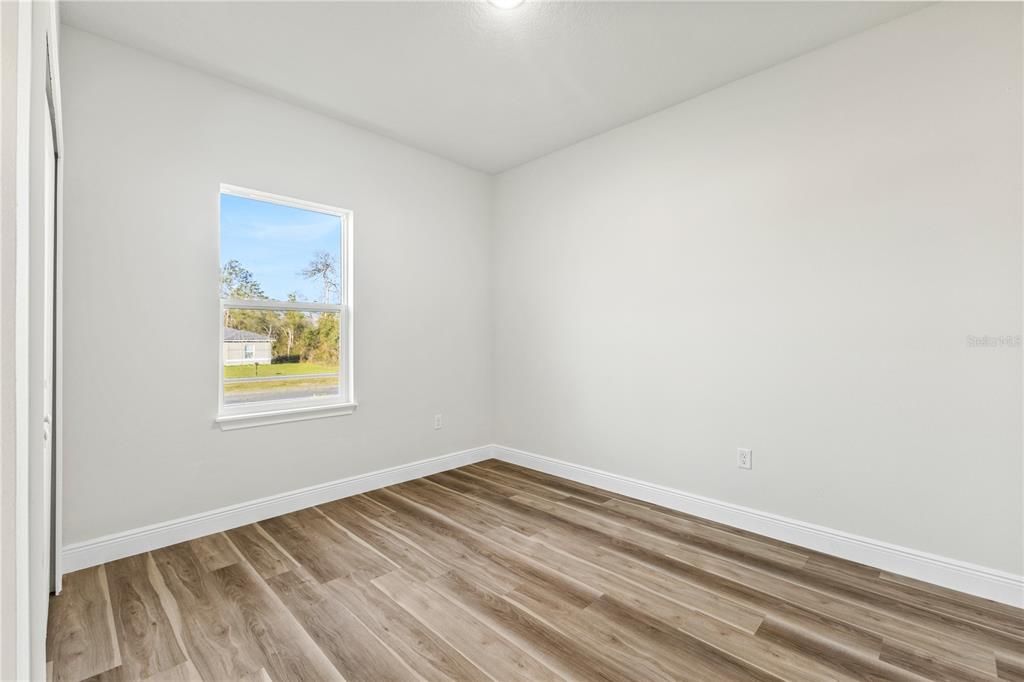 For Sale: $299,000 (4 beds, 2 baths, 1833 Square Feet)