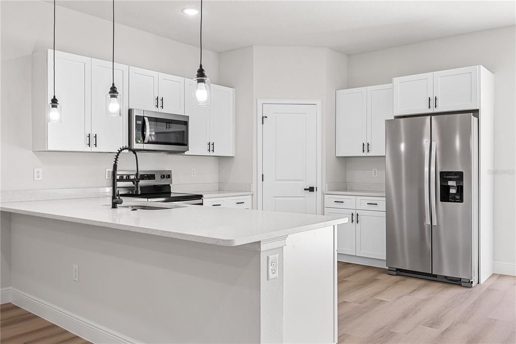 For Sale: $299,000 (4 beds, 2 baths, 1833 Square Feet)