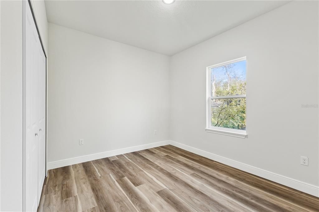 For Sale: $299,000 (4 beds, 2 baths, 1833 Square Feet)