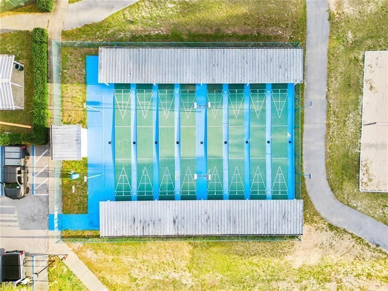 For Sale: $299,000 (4 beds, 2 baths, 1833 Square Feet)