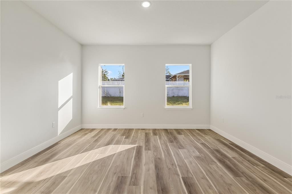 For Sale: $299,000 (4 beds, 2 baths, 1833 Square Feet)