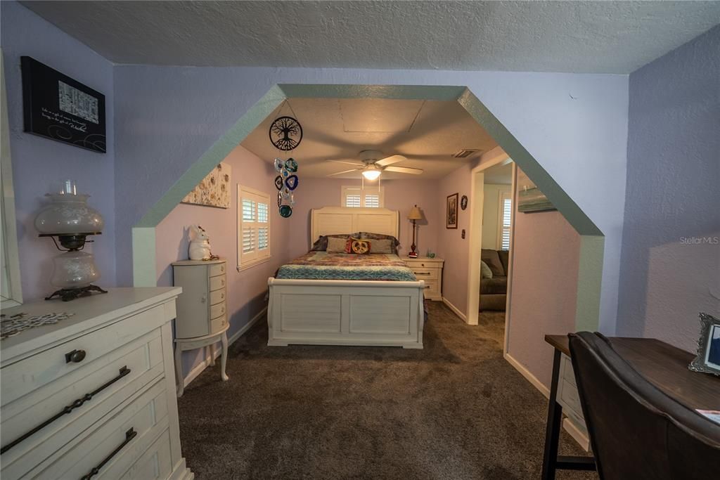 For Sale: $140,000 (1 beds, 1 baths, 640 Square Feet)