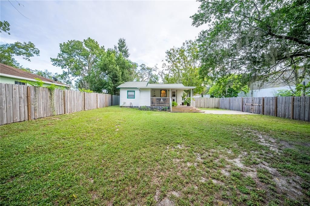 For Sale: $140,000 (1 beds, 1 baths, 640 Square Feet)