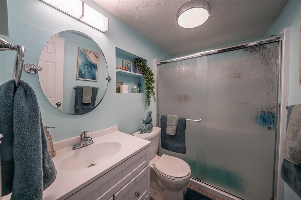 For Sale: $140,000 (1 beds, 1 baths, 640 Square Feet)