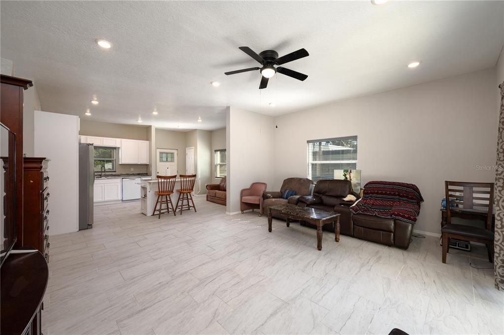 待售: $225,000 (3 贝兹, 2 浴室, 1280 平方英尺)