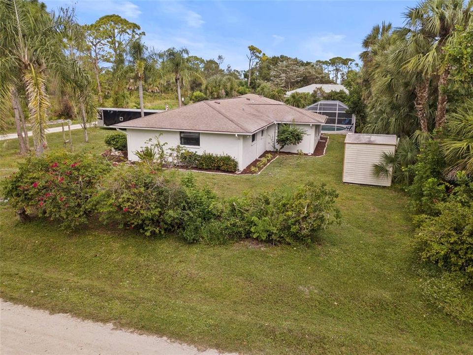 Active With Contract: $365,000 (3 beds, 2 baths, 1369 Square Feet)