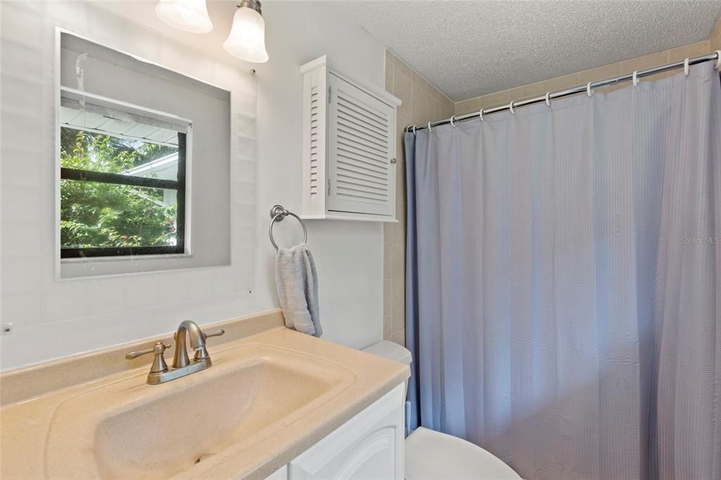 Active With Contract: $365,000 (3 beds, 2 baths, 1369 Square Feet)