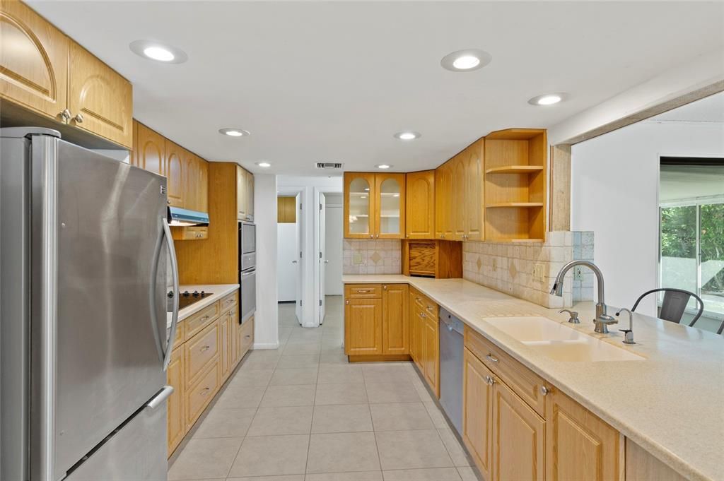 Active With Contract: $365,000 (3 beds, 2 baths, 1369 Square Feet)