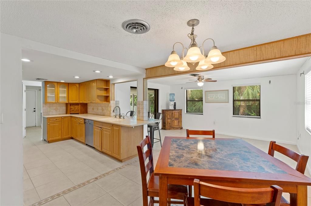 Active With Contract: $365,000 (3 beds, 2 baths, 1369 Square Feet)