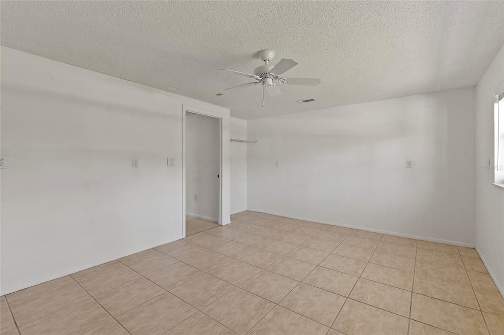 Active With Contract: $365,000 (3 beds, 2 baths, 1369 Square Feet)