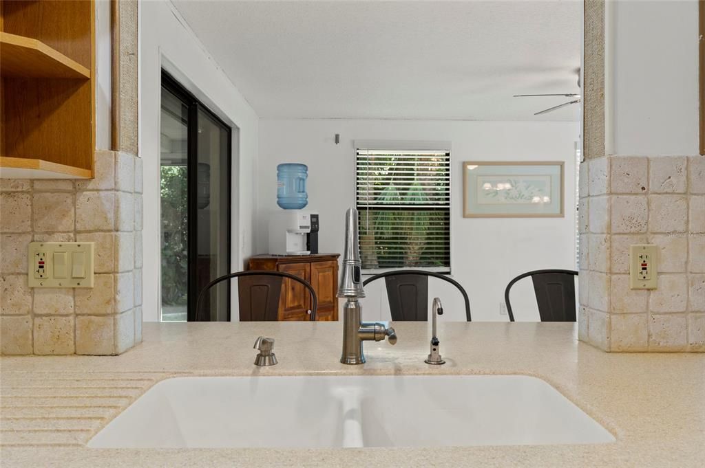 Active With Contract: $365,000 (3 beds, 2 baths, 1369 Square Feet)