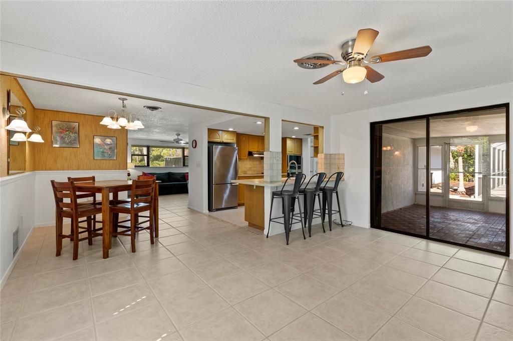 Active With Contract: $365,000 (3 beds, 2 baths, 1369 Square Feet)