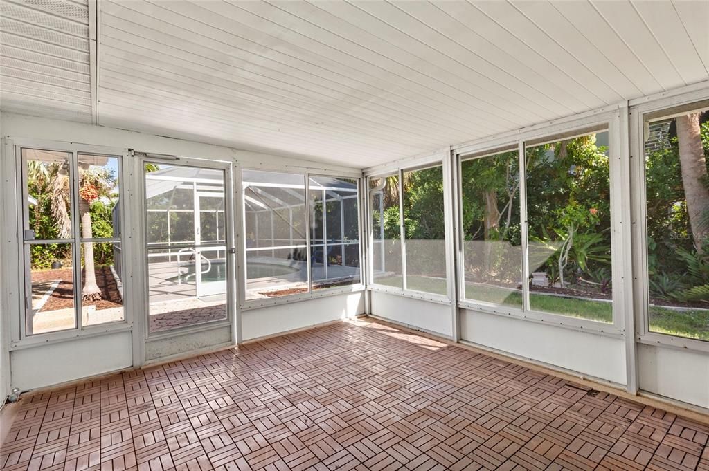 Active With Contract: $365,000 (3 beds, 2 baths, 1369 Square Feet)