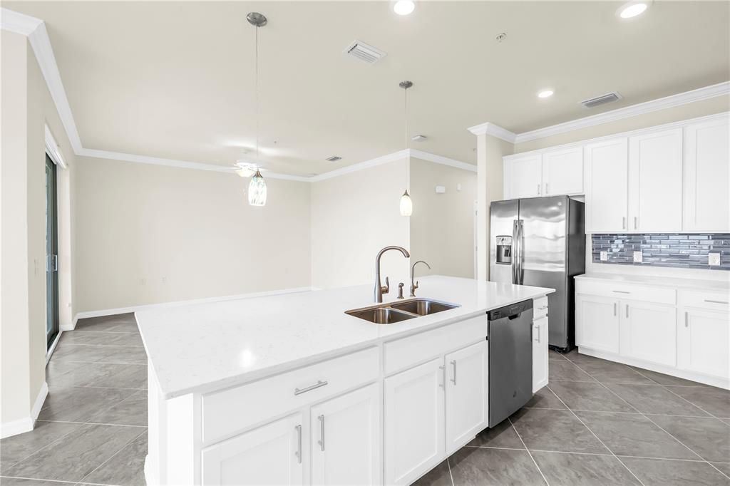 For Sale: $385,000 (2 beds, 2 baths, 1151 Square Feet)