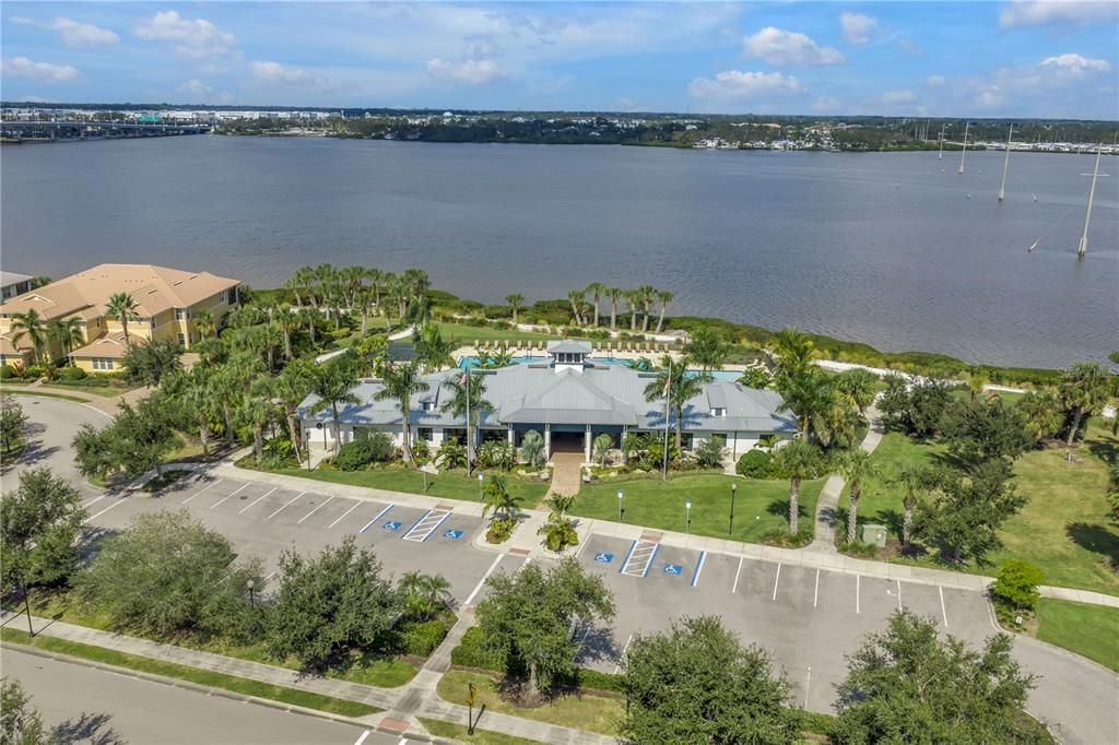 For Sale: $385,000 (2 beds, 2 baths, 1151 Square Feet)