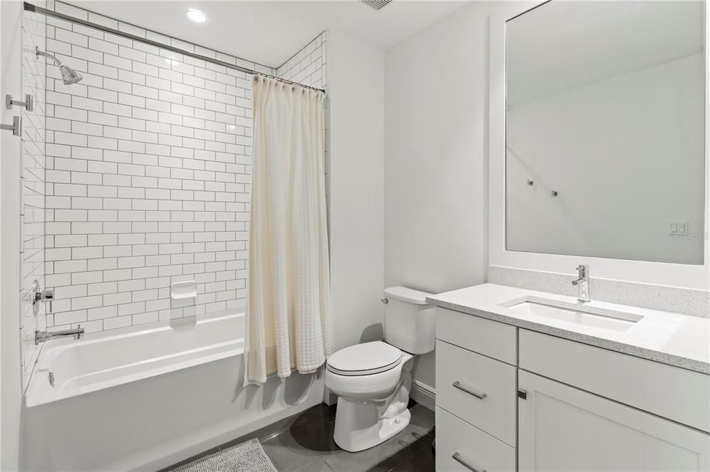 For Rent: $4,750 (2 beds, 2 baths, 1400 Square Feet)