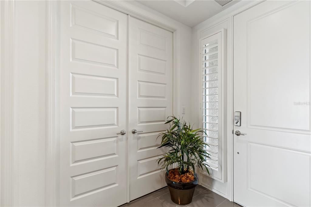 For Rent: $4,750 (2 beds, 2 baths, 1400 Square Feet)