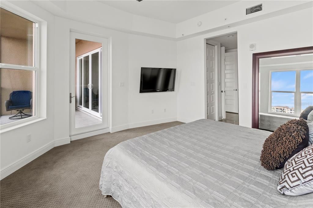 For Rent: $4,750 (2 beds, 2 baths, 1400 Square Feet)