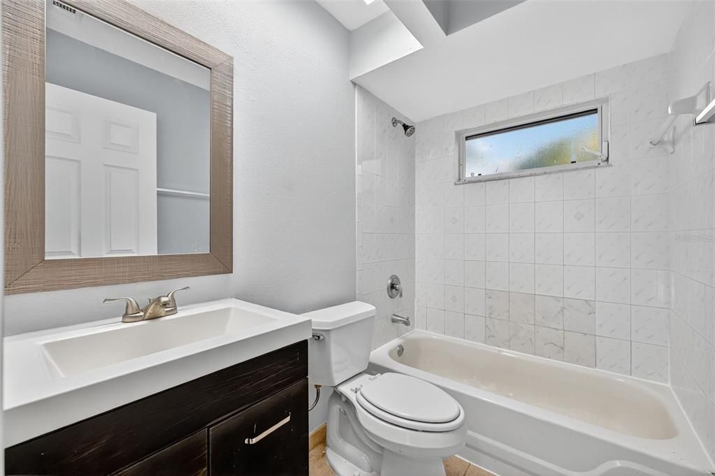 Active With Contract: $267,500 (3 beds, 2 baths, 1207 Square Feet)