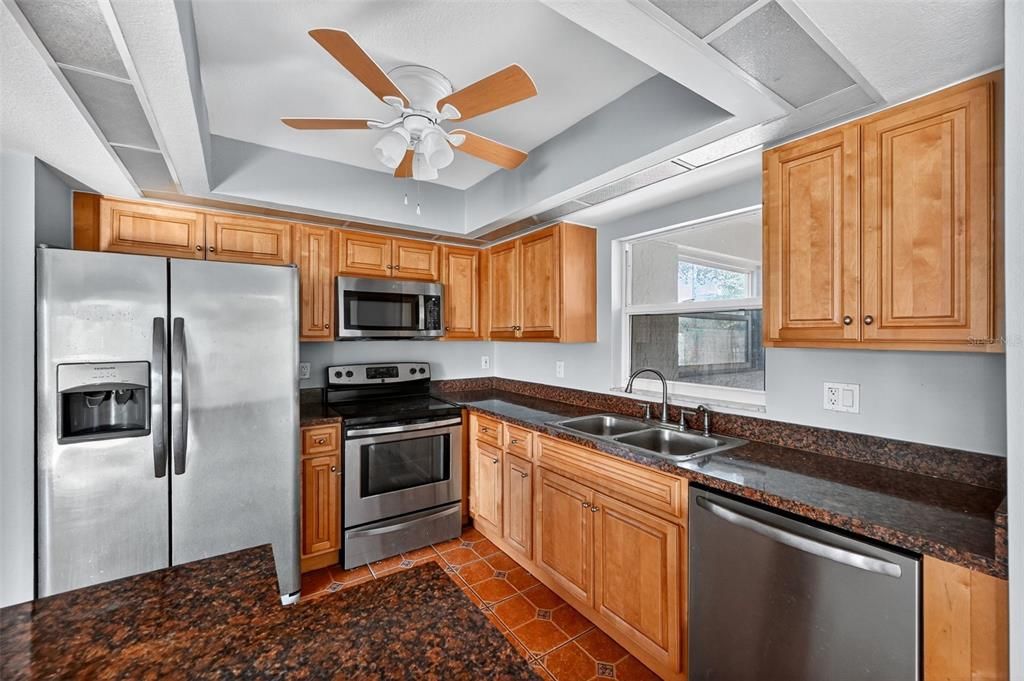 Active With Contract: $267,500 (3 beds, 2 baths, 1207 Square Feet)