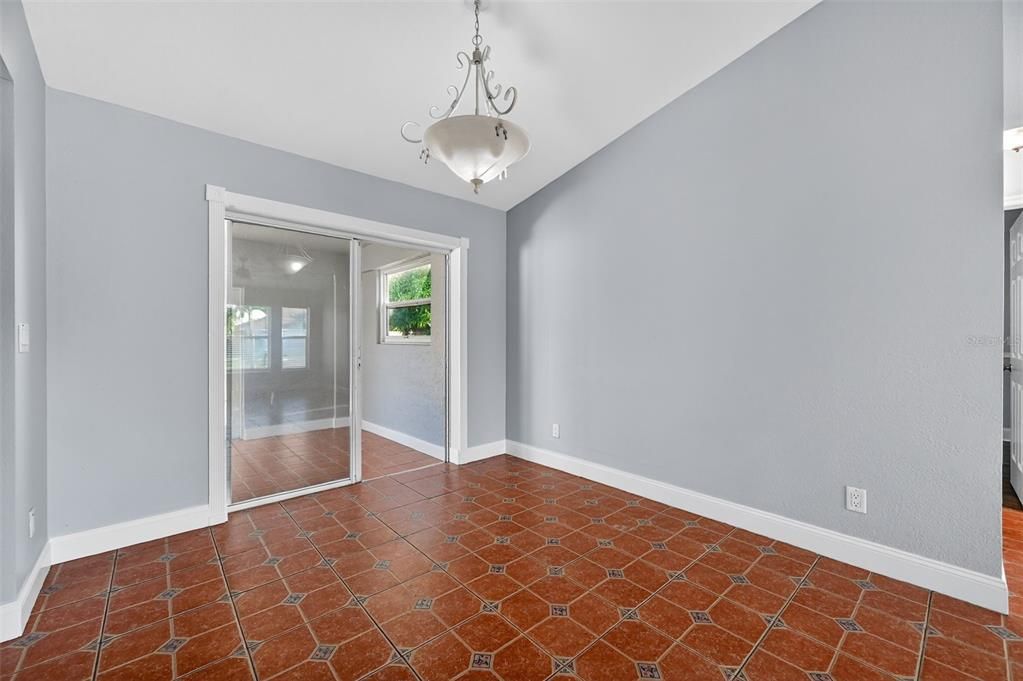 Active With Contract: $267,500 (3 beds, 2 baths, 1207 Square Feet)