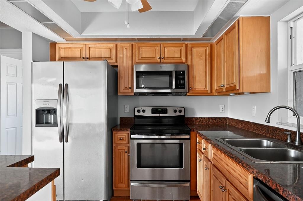 Active With Contract: $267,500 (3 beds, 2 baths, 1207 Square Feet)