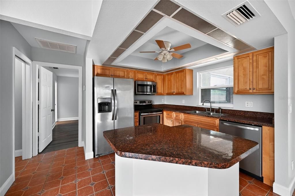 Active With Contract: $267,500 (3 beds, 2 baths, 1207 Square Feet)