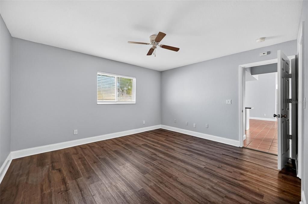 Active With Contract: $267,500 (3 beds, 2 baths, 1207 Square Feet)