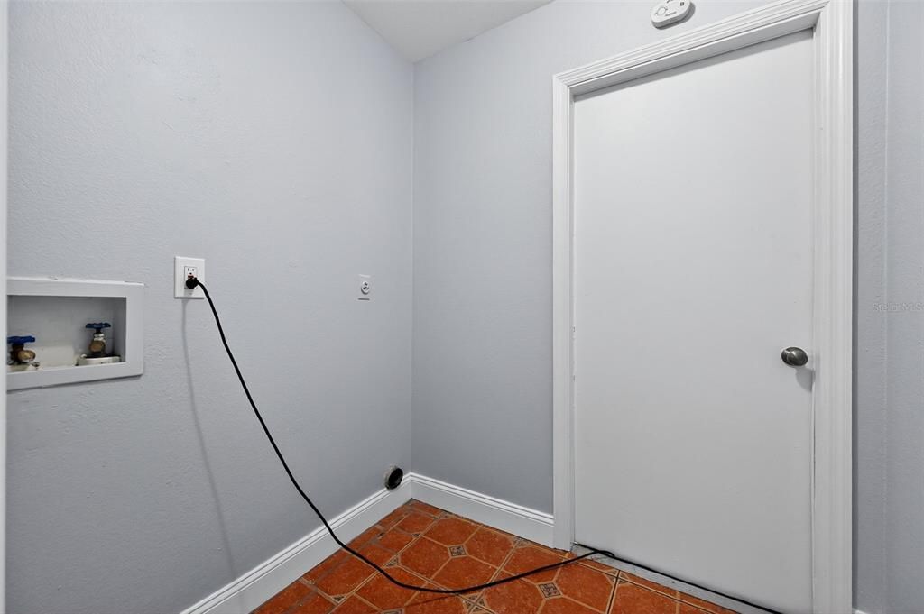 Active With Contract: $267,500 (3 beds, 2 baths, 1207 Square Feet)