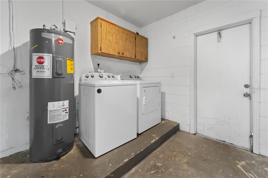 Activo con contrato: $489,000 (4 camas, 2 baños, 1671 Pies cuadrados)