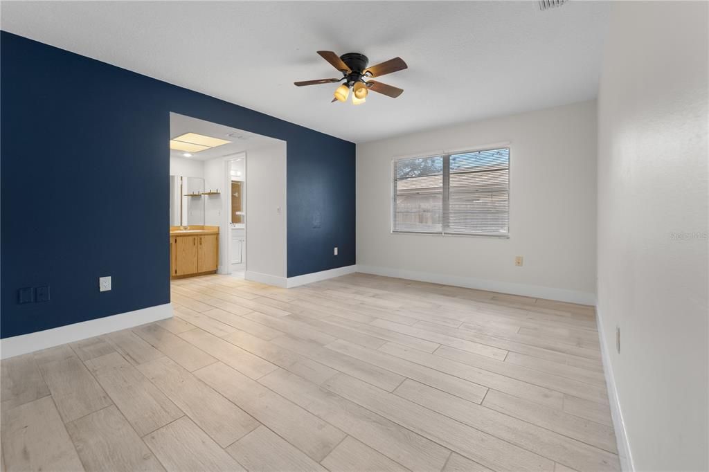 Activo con contrato: $489,000 (4 camas, 2 baños, 1671 Pies cuadrados)