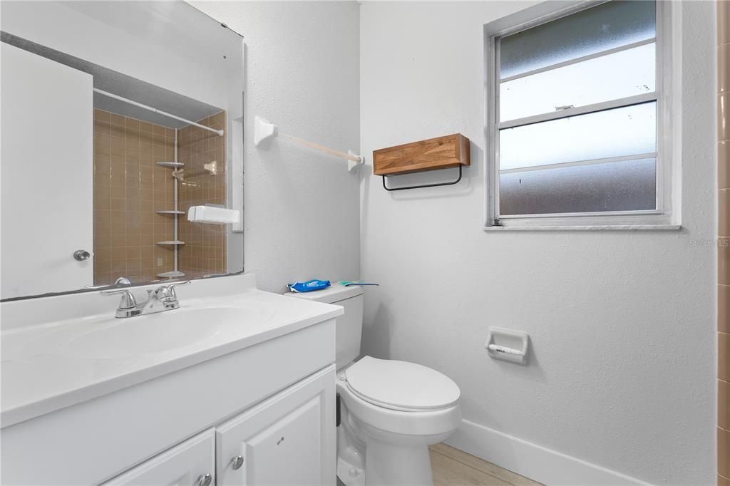 Activo con contrato: $489,000 (4 camas, 2 baños, 1671 Pies cuadrados)