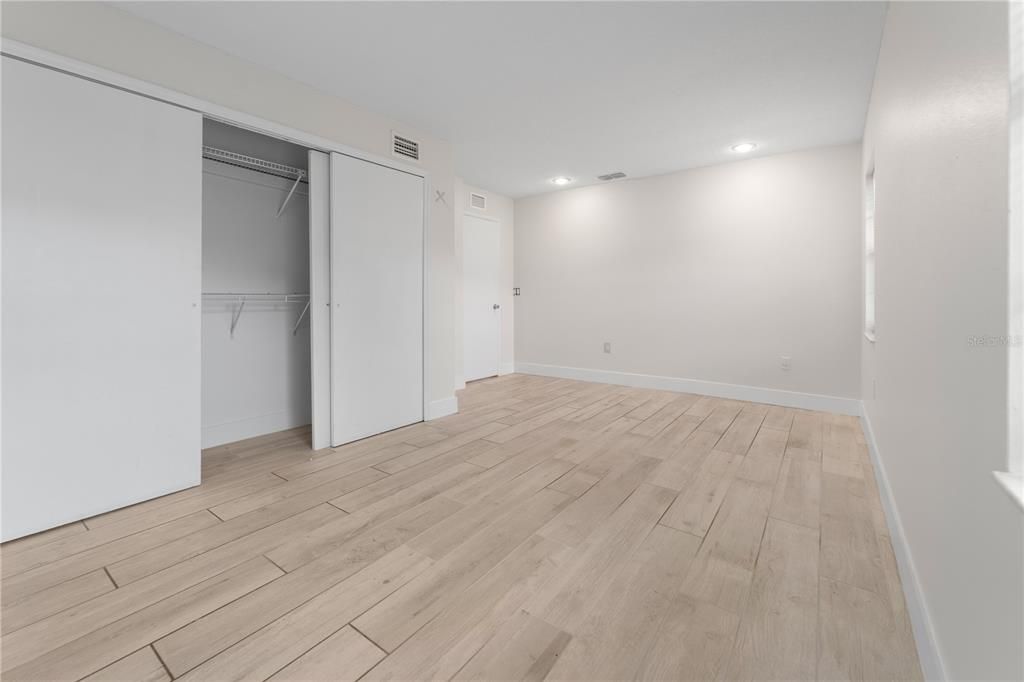 Activo con contrato: $489,000 (4 camas, 2 baños, 1671 Pies cuadrados)