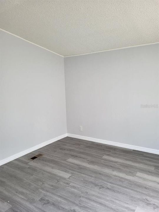 For Sale: $179,900 (3 beds, 2 baths, 988 Square Feet)