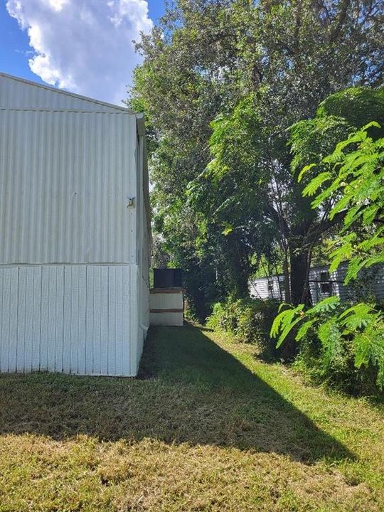 For Sale: $179,900 (3 beds, 2 baths, 988 Square Feet)