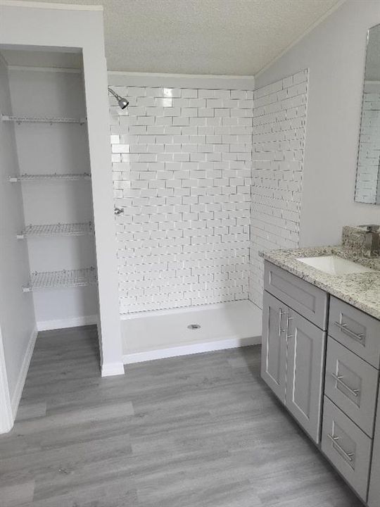 For Sale: $179,900 (3 beds, 2 baths, 988 Square Feet)