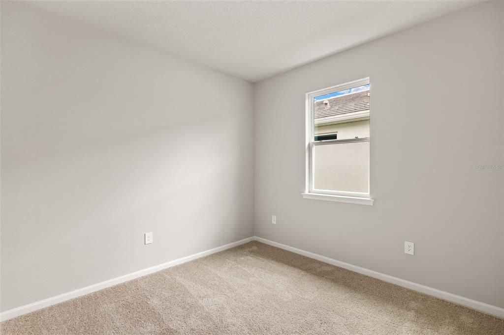 合同活跃: $408,000 (3 贝兹, 2 浴室, 1735 平方英尺)