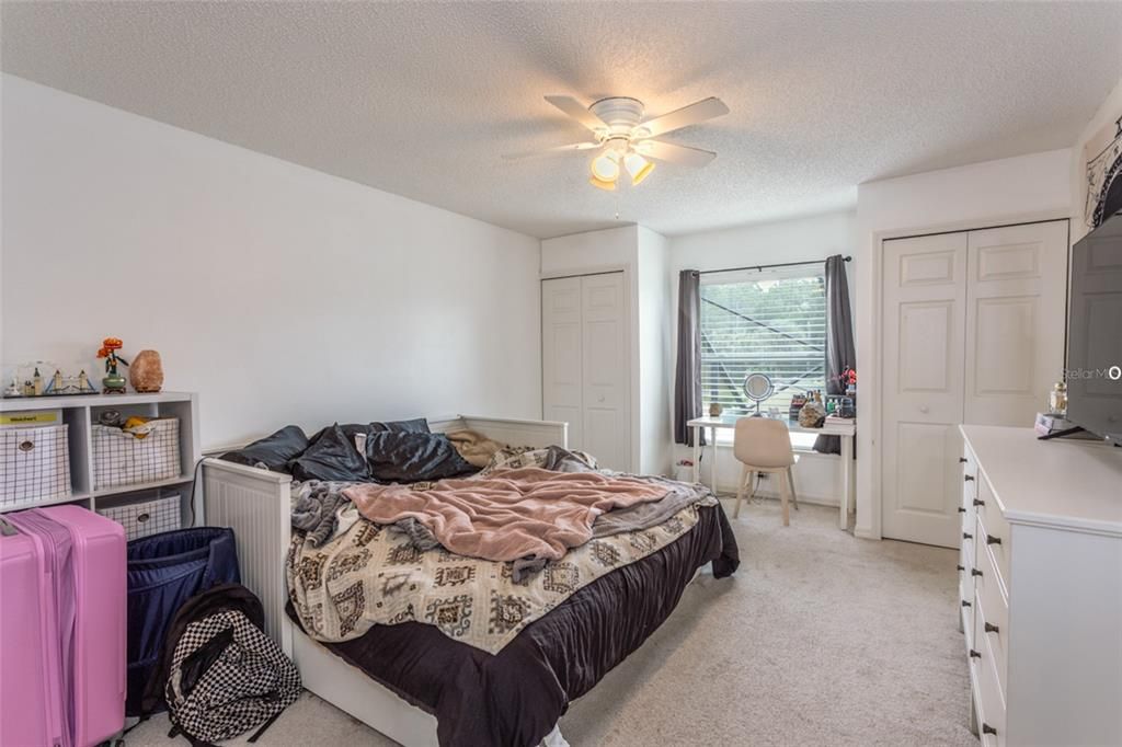 En Venta: $575,000 (6 camas, 4 baños, 3980 Pies cuadrados)