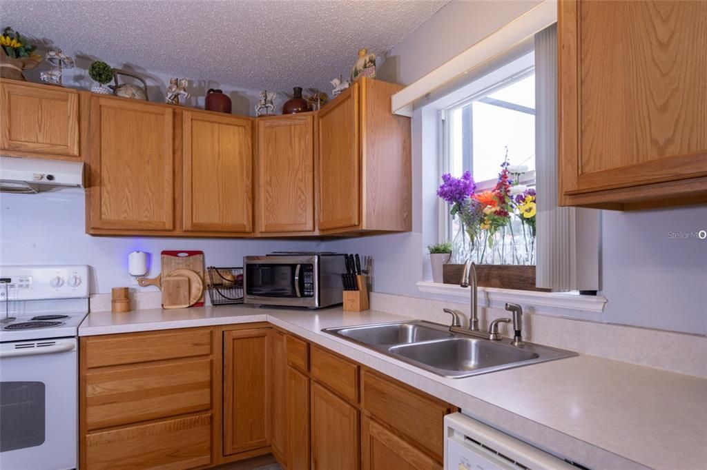 En Venta: $575,000 (6 camas, 4 baños, 3980 Pies cuadrados)