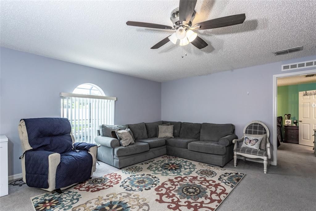 En Venta: $575,000 (6 camas, 4 baños, 3980 Pies cuadrados)