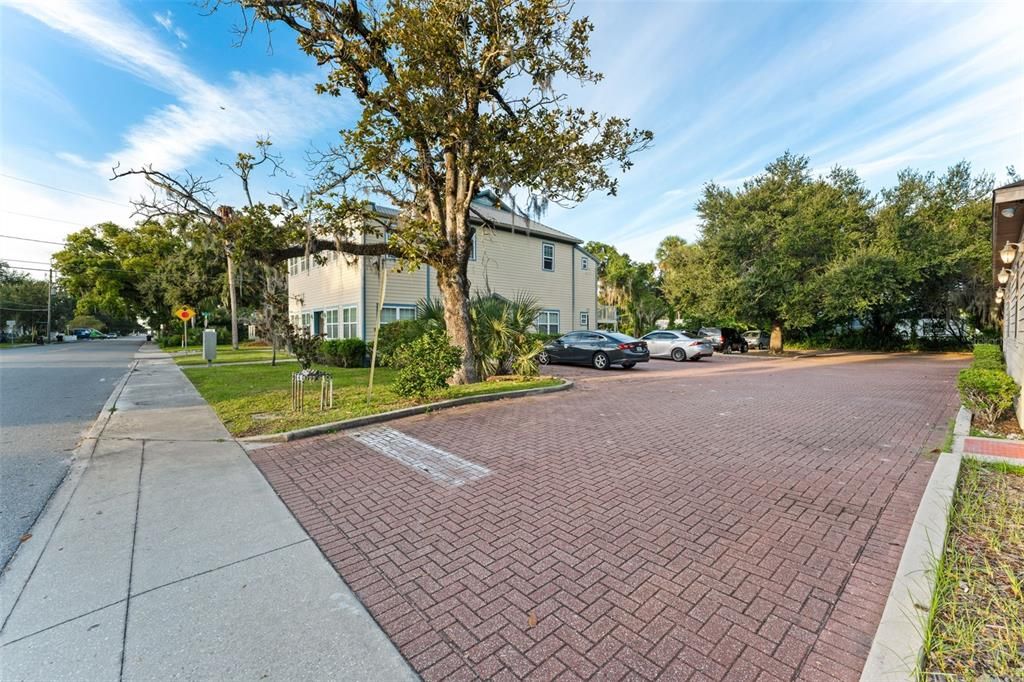 待售: $1,100,000 (9 贝兹, 0 浴室, 4685 平方英尺)