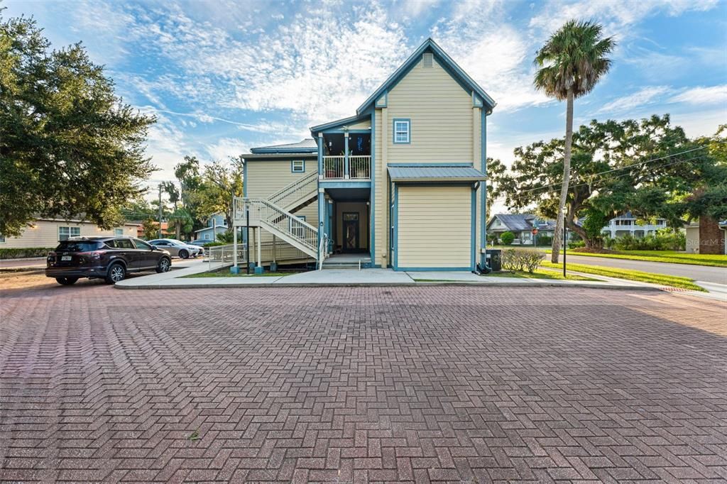 待售: $1,100,000 (9 贝兹, 0 浴室, 4685 平方英尺)