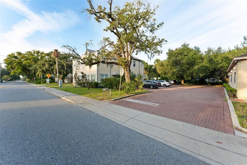 待售: $1,100,000 (9 贝兹, 0 浴室, 4685 平方英尺)