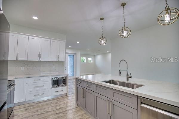 В аренду: $1,975 (3 спален, 2 ванн, 1864 Квадратных фут)