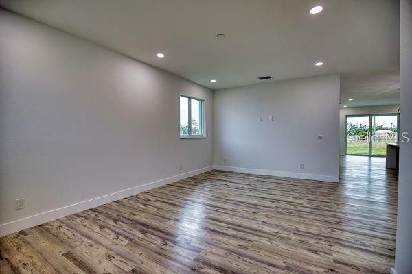 В аренду: $1,975 (3 спален, 2 ванн, 1864 Квадратных фут)