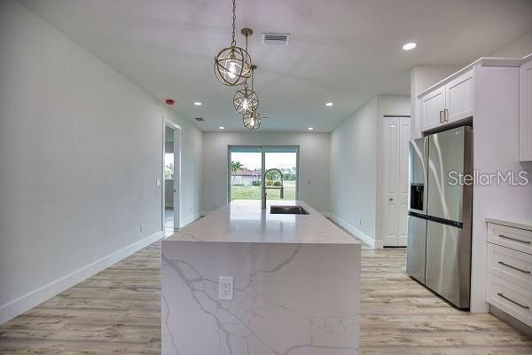 В аренду: $1,975 (3 спален, 2 ванн, 1864 Квадратных фут)