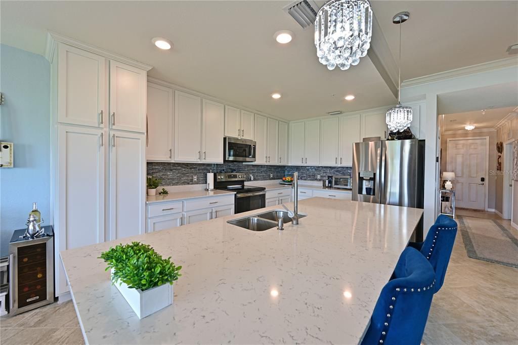 待售: $379,000 (2 贝兹, 2 浴室, 1232 平方英尺)