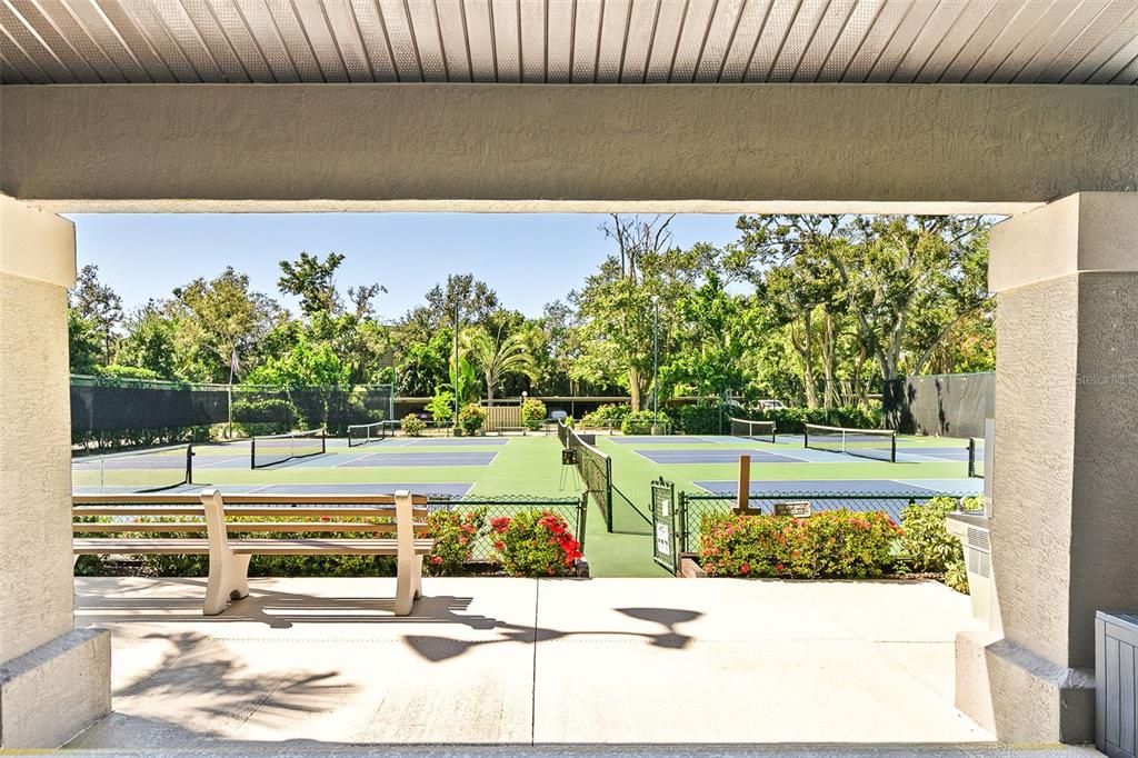 For Sale: $379,000 (2 beds, 2 baths, 1211 Square Feet)