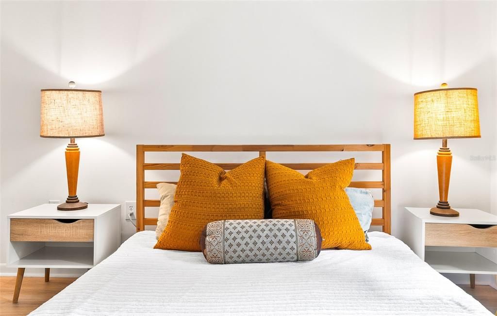 For Sale: $379,000 (2 beds, 2 baths, 1211 Square Feet)