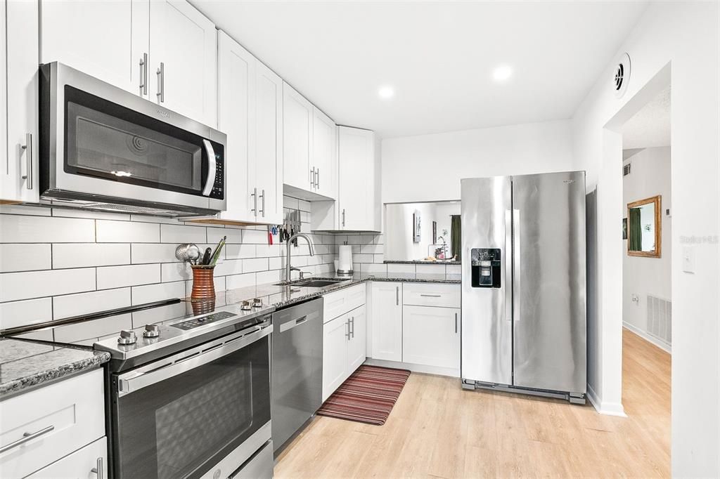 For Sale: $379,000 (2 beds, 2 baths, 1211 Square Feet)